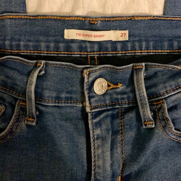 LEVIS JEANS - Picture 2 of 3